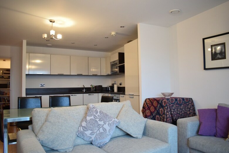 Apartamentos Modern 2 Bed Flat With Balcony In Canada Water