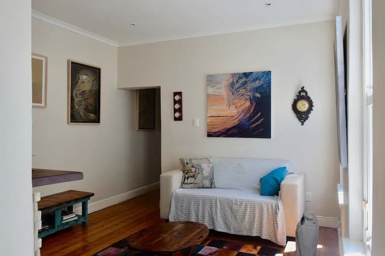 2 Bedroom Home With Private Garden
