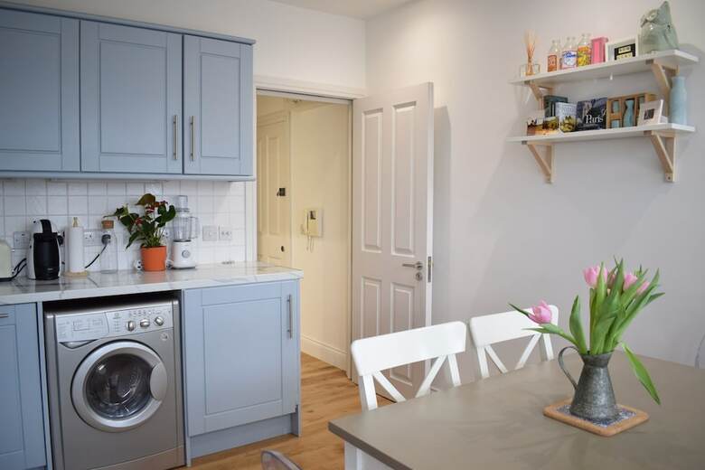Bright 1 Bedroom Apartment In Wimbledon Park
