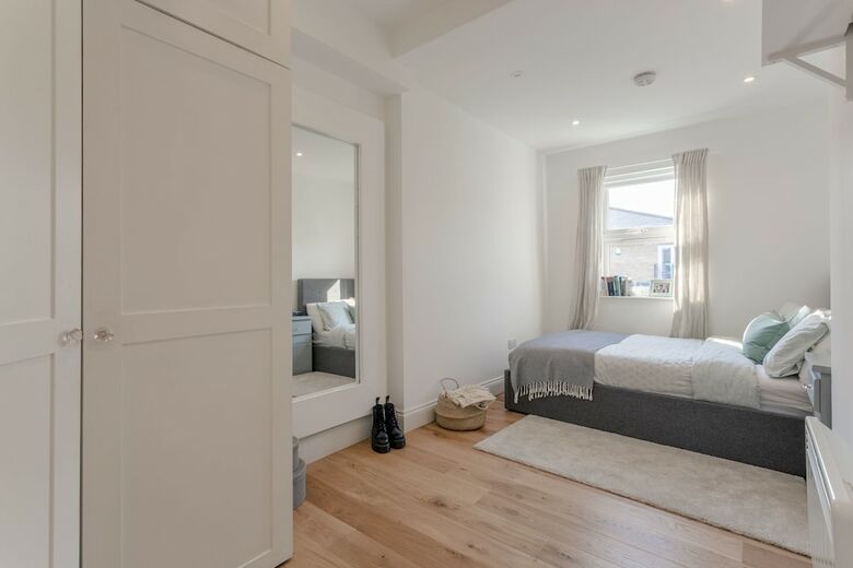Bright 1 Bedroom Apartment In Wimbledon Park