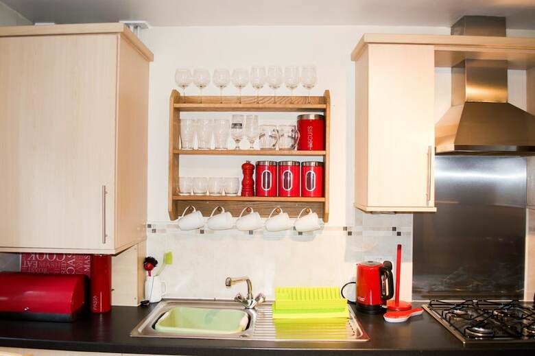 Apartamentos Bright 2 Bedroom Flat With Patio