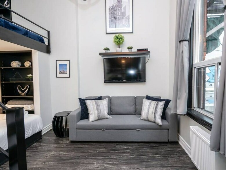 Modern 2 Bedroom Apartment