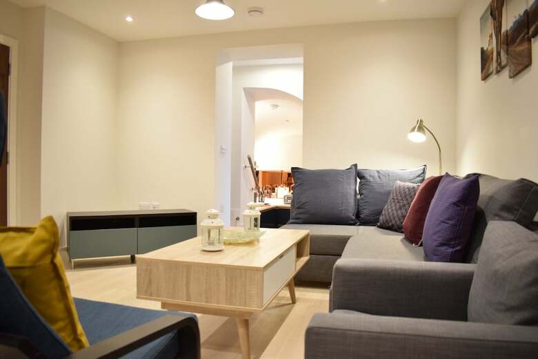 Modern 2 Bedroom Pimlico Apartment