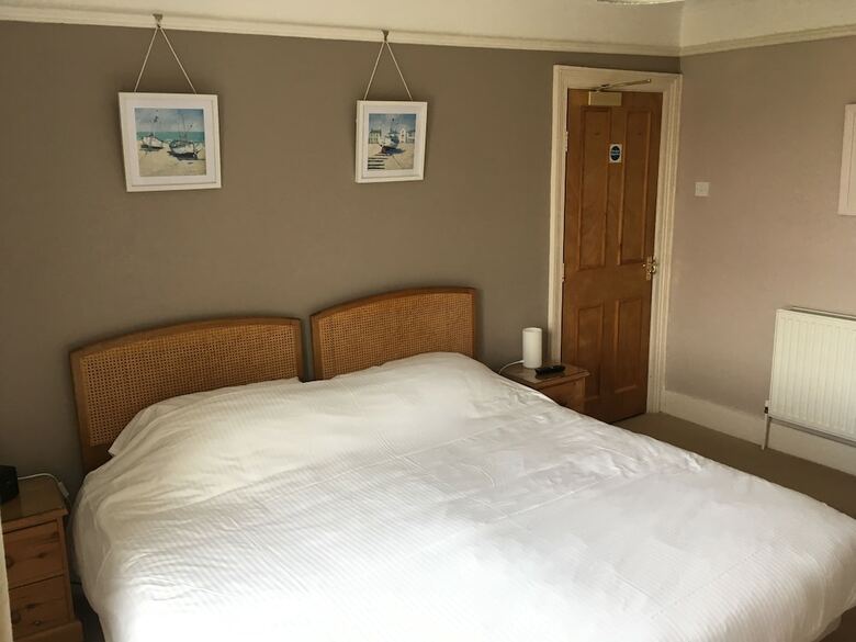 Bed & Breakfast Honeycombe House