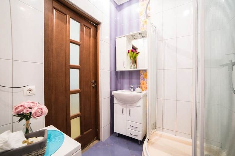 1 Bedroom Apartment Ave. Svobody 1/3