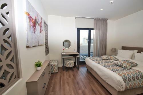 Urban Nest - Suites & Apartments