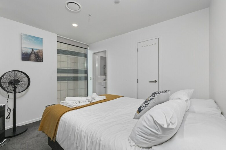 Zodiak's Modern Two Bedroom Apartment