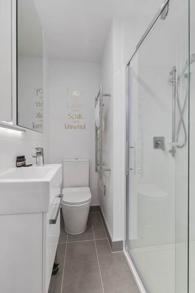 Zodiak's Modern Two Bedroom Apartment