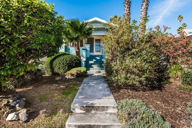 Charming 2 Bedroom Bungalow In Silver Lake