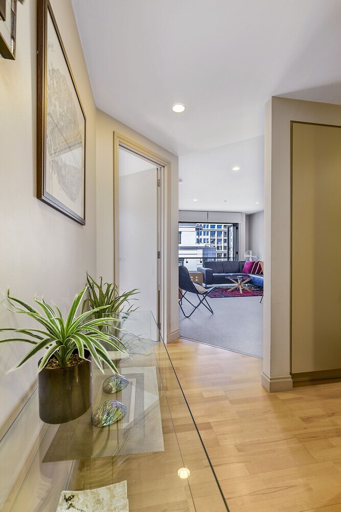 Zodiak's Spacious One Bedroom Apartment