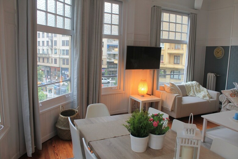 Royal Apartment By People Rentals