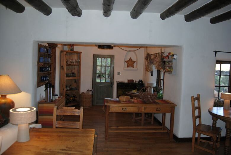 Old Taos Guesthouse Bed And Breakfast