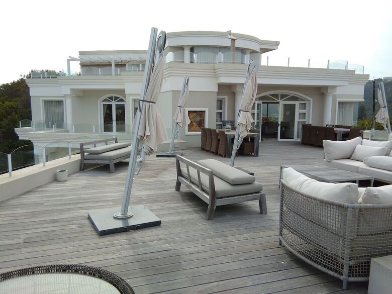 Hotel 115 On Beachy Head Drive Guest House