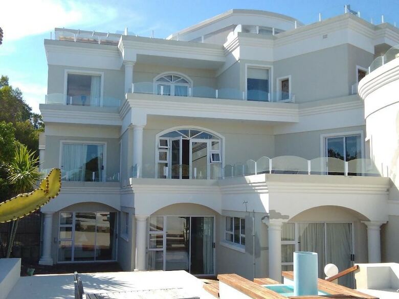 Hotel 115 On Beachy Head Drive Guest House