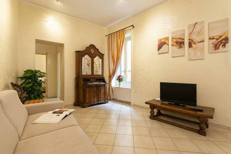 Rome Trevi Fountain Apartment