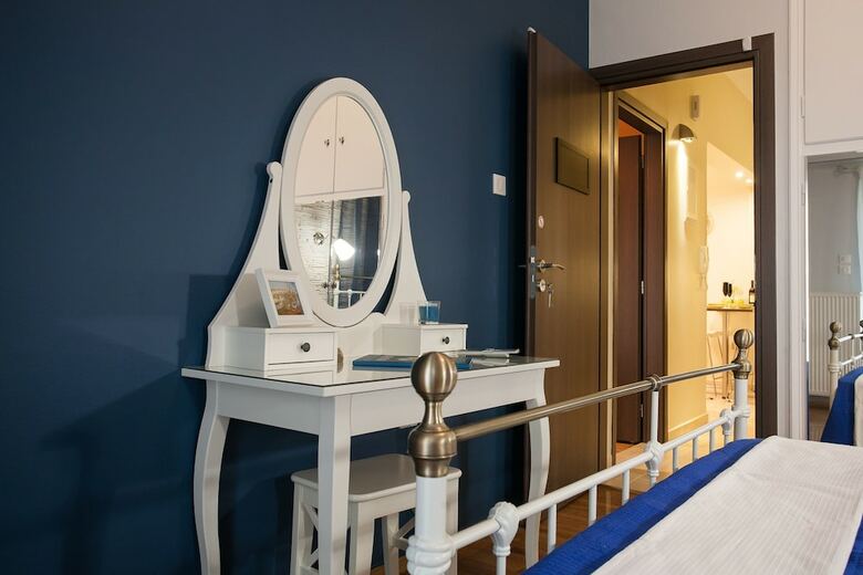 Gold And Blue Luxurious Apartment