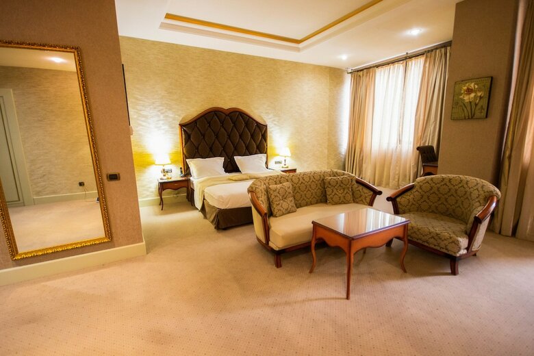 Hotel Sapphire Inn