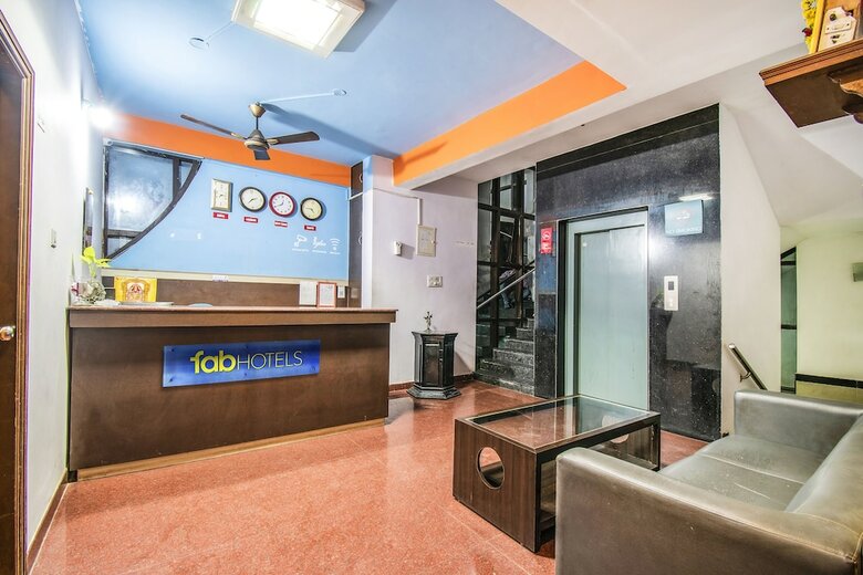 Hotel Fabexpress Gmr Grand 18