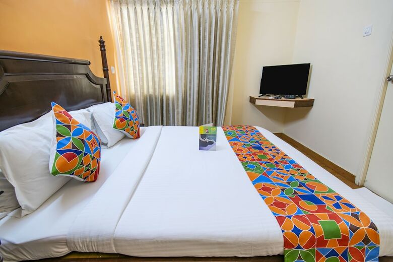 Hotel Fabexpress Crescent Inn