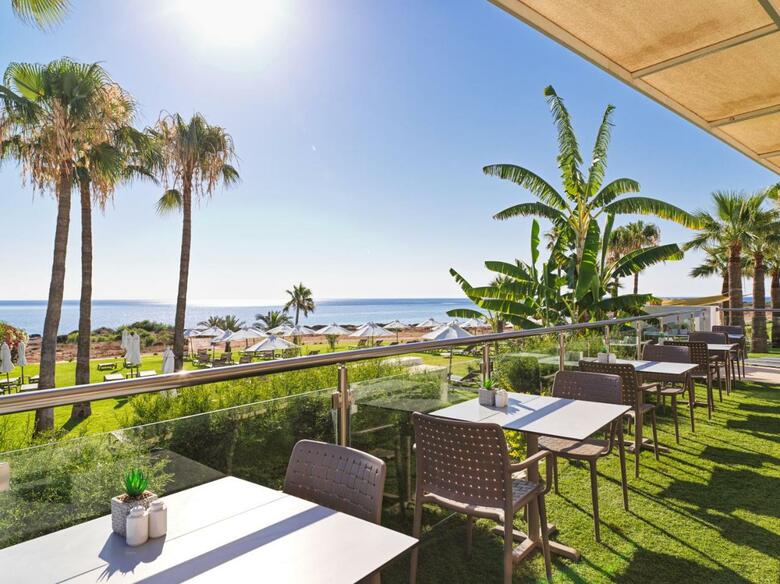 Hotel Leonardo Crystal Cove & Spa By The Sea - Adults Only