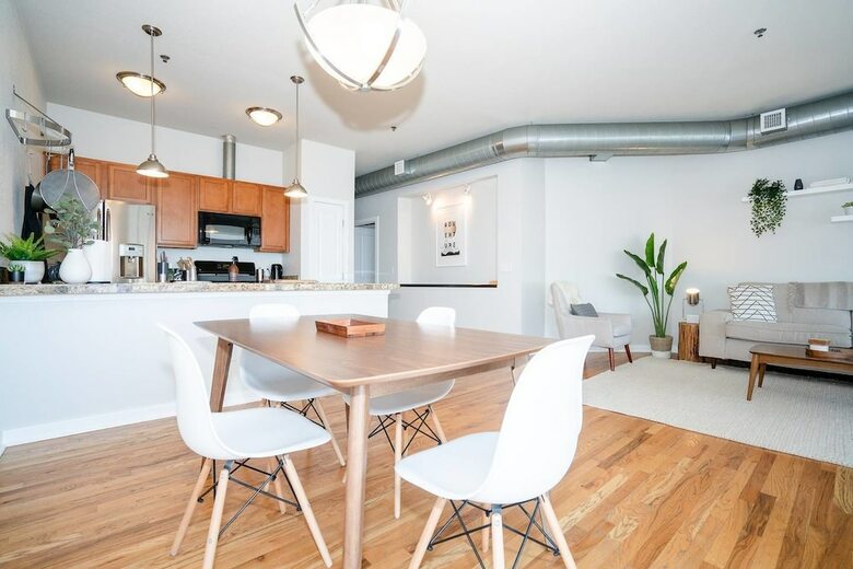 Apartamentos Elegance + Elevation: Mile High Condo In Highland