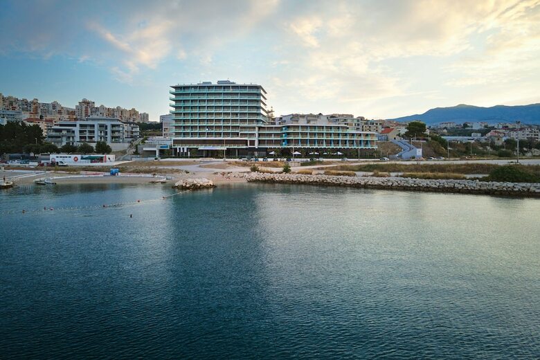 Amphora Hotel