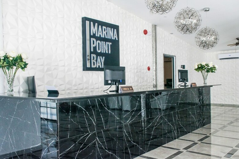 Hotel Marina Point Bay Resort