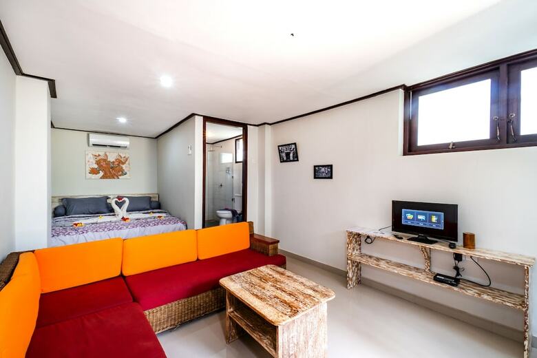 Hotel Island Cove Resort