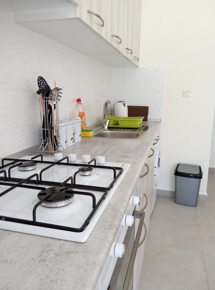 One Bedroom Apartment At Longbeach