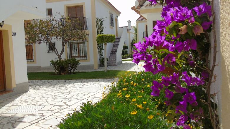 Apartamentos Laguna Playa Vera Coast
