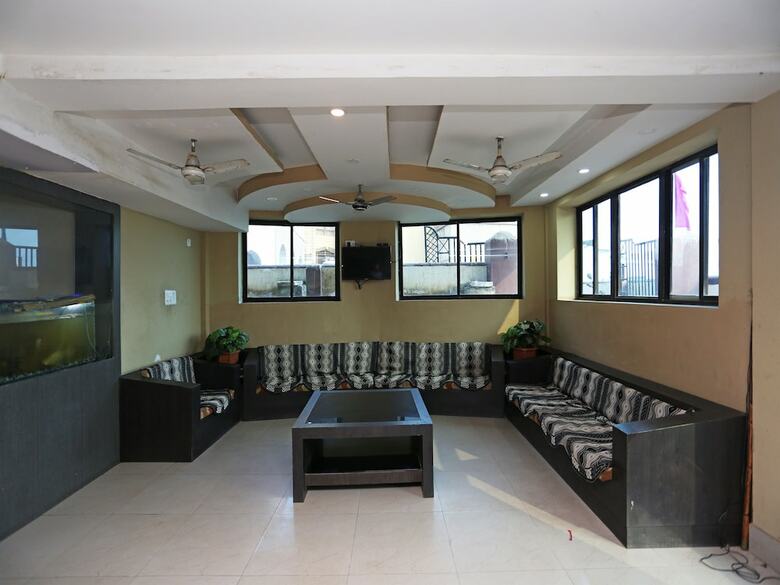 Oyo 28314 Hotel Larica