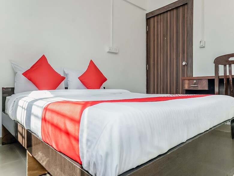 Oyo 24143 Flagship Hotel Blue Orchid