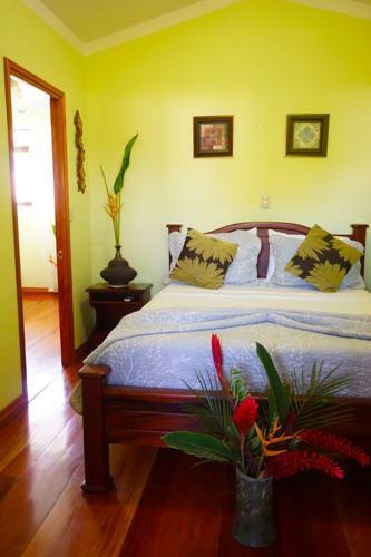 Inn Jimenez Bed & Breakfast