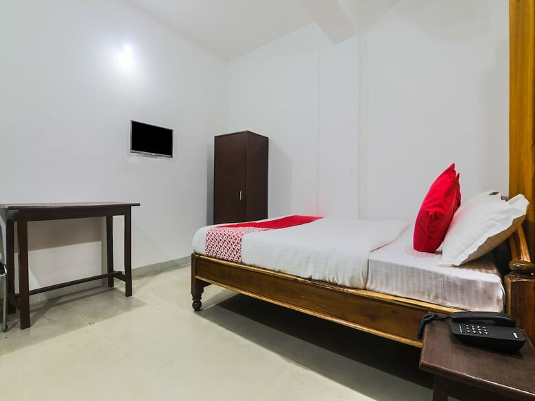 Hotel Oyo Flagship 15828 Neexotica
