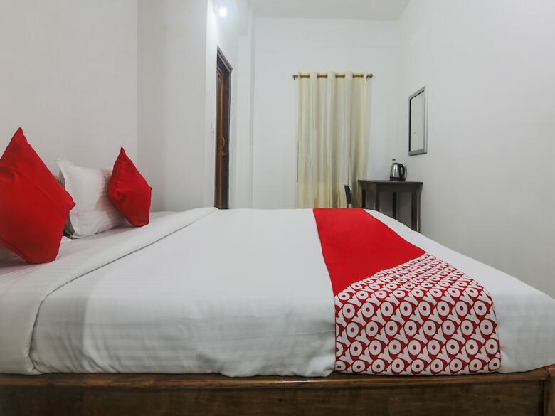 Hotel Oyo Flagship 15828 Neexotica