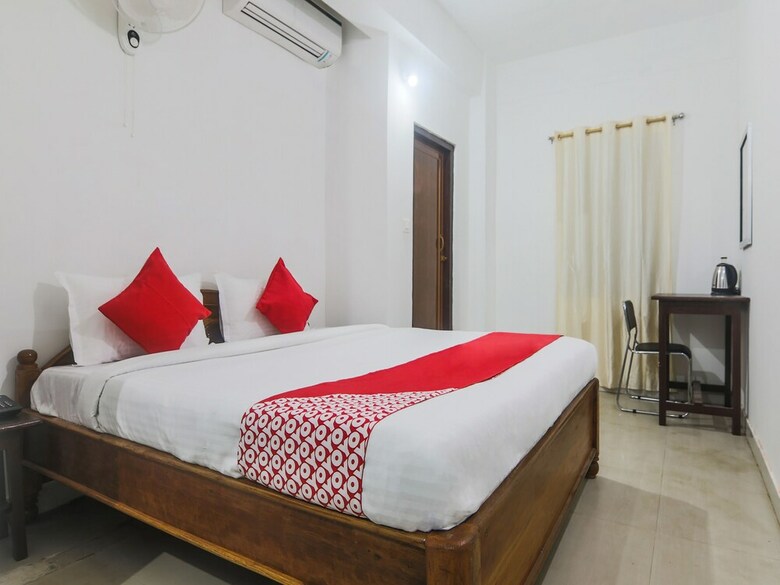Hotel Oyo Flagship 15828 Neexotica