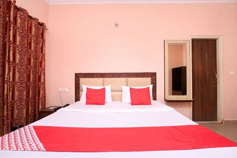 Oyo 24423 Hotel Royal