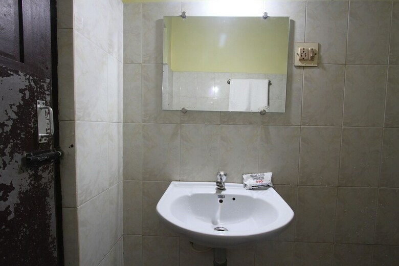 Oyo 22503 Hotel Residency Gate