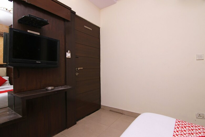 Hotel Oyo 23223 Sagar Deluxe