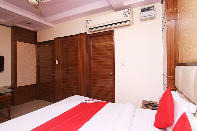 Hotel Oyo 23223 Sagar Deluxe