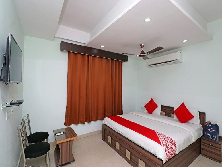 Hotel Oyo 18847 Paradise Inn
