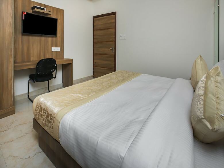 Oyo 22235 Hotel Ryan Residency