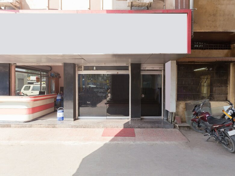 Oyo 23056 Hotel Utsav