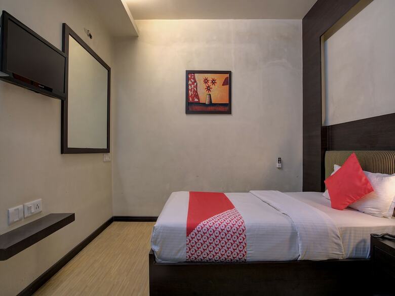 Oyo 26196 Hotel Vip Regency