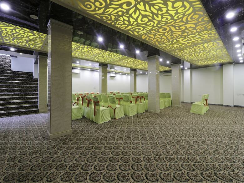Oyo 28722 The Prince Hotel