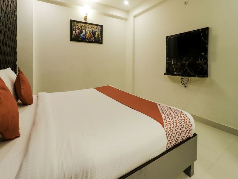 Oyo 28722 The Prince Hotel