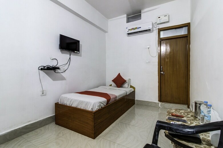 Hotel Oyo 19515 Kalyan Residency