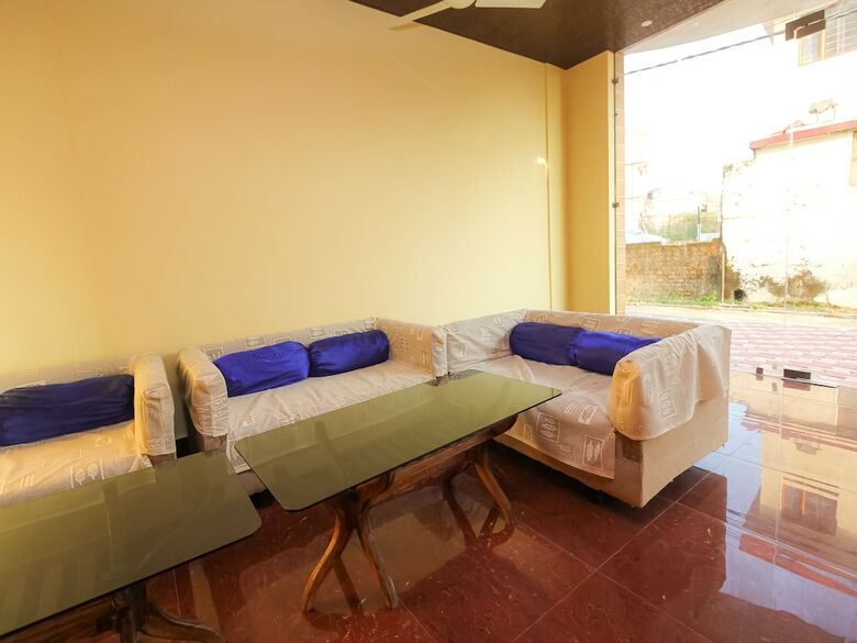 Hotel Oyo 26672 Funky Town