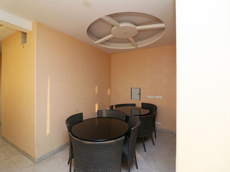 Hotel Oyo 26161 Plazzo Inn