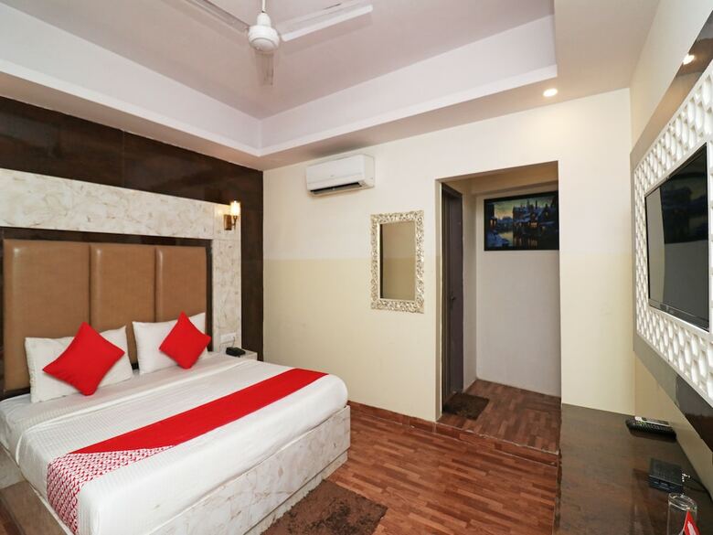 Hotel Oyo 26161 Plazzo Inn